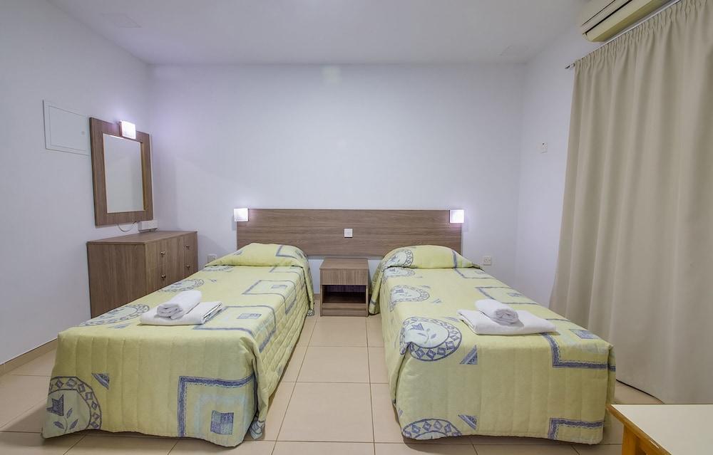 Green Bungalows Hotel Apartments Aya Napa Dış mekan fotoğraf